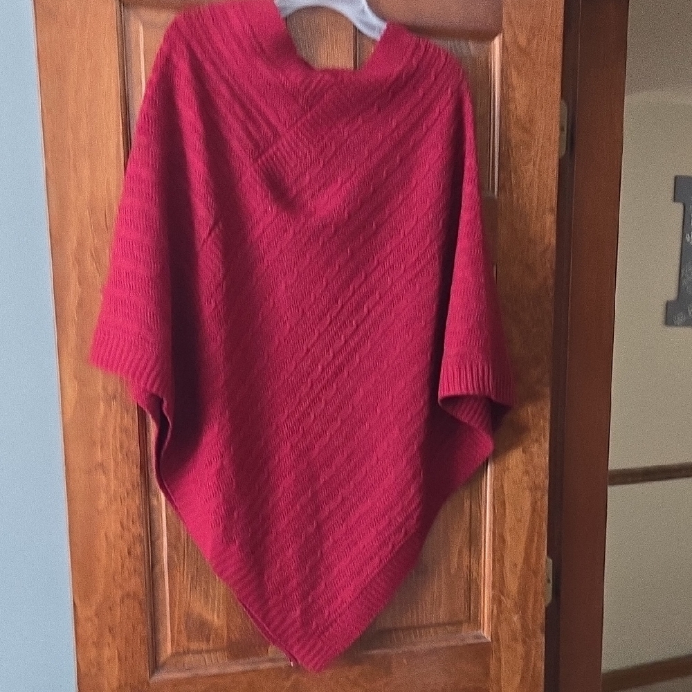 Elegant Red Women's Sweater Poncho